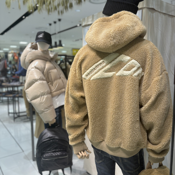 🇨🇦双子が創る革新的ファッション🇮🇹《DSQUARED2 POPUP/ディー