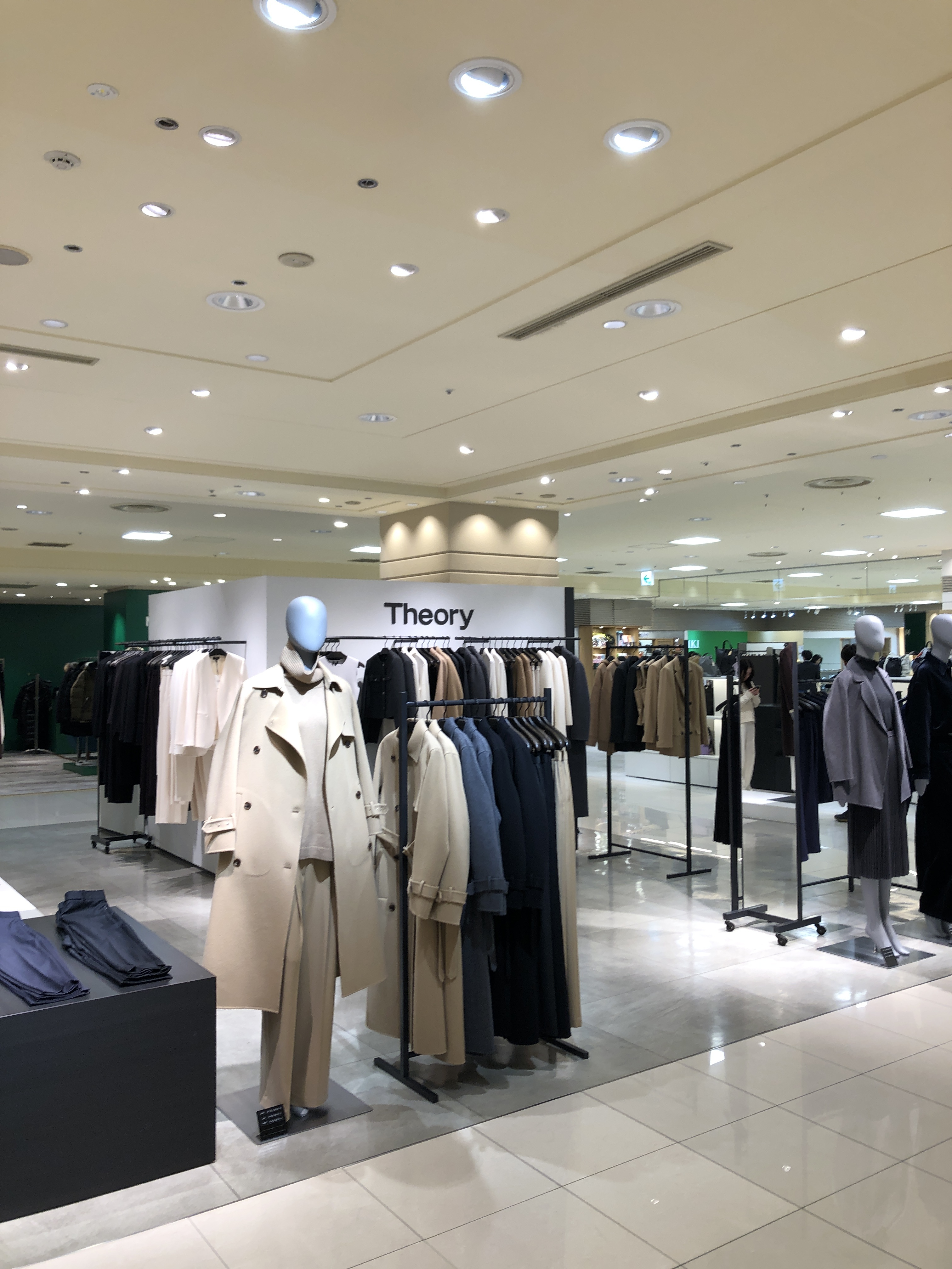 主役コート！ウールトレンチロングコート | セオリー | 大丸札幌店公式 SHOP BLOG