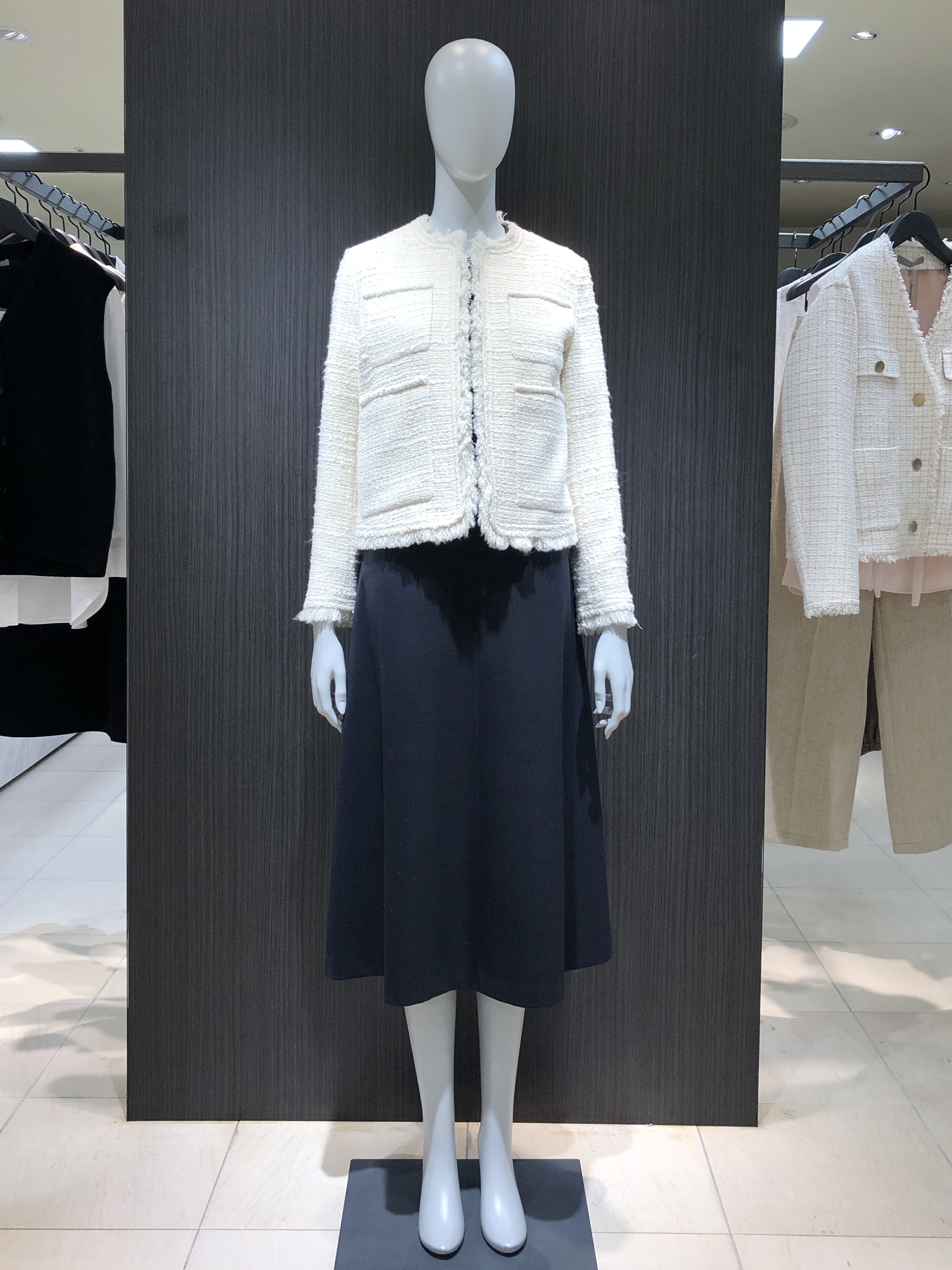 おすすめ！スーツスタイル③】ホワイトツイードジャケット | セオリー