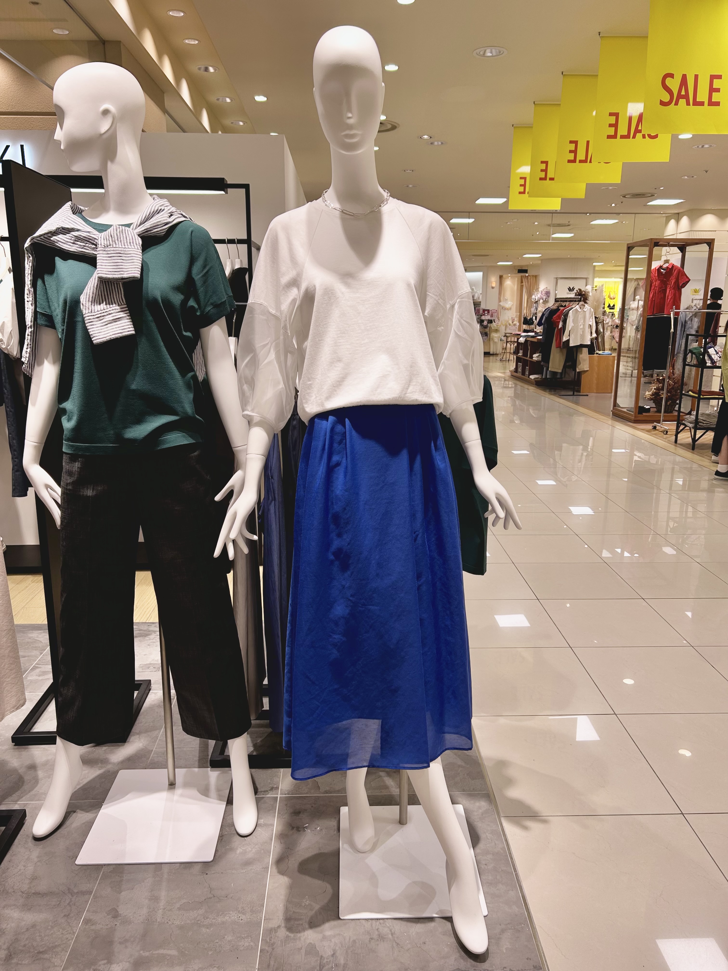 新品タグ 未着 インディヴィ INDIVI オーナメントツイードスカート
