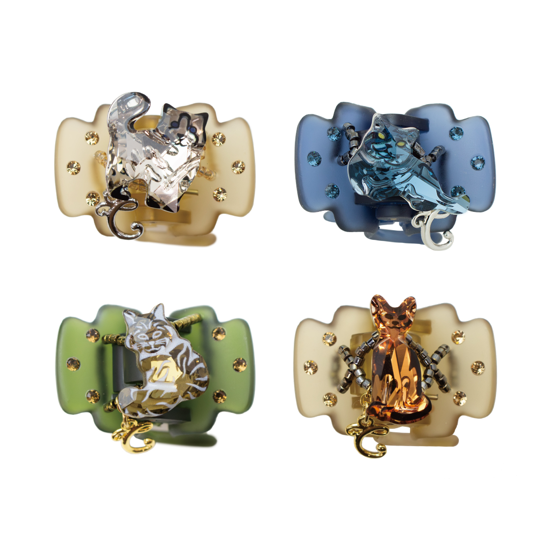 猫たちが導く特別なヘアアクセサリーコレクション