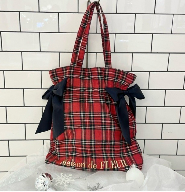 秋冬にぴったりな赤チェックシリーズが発売🎀 | メゾンド